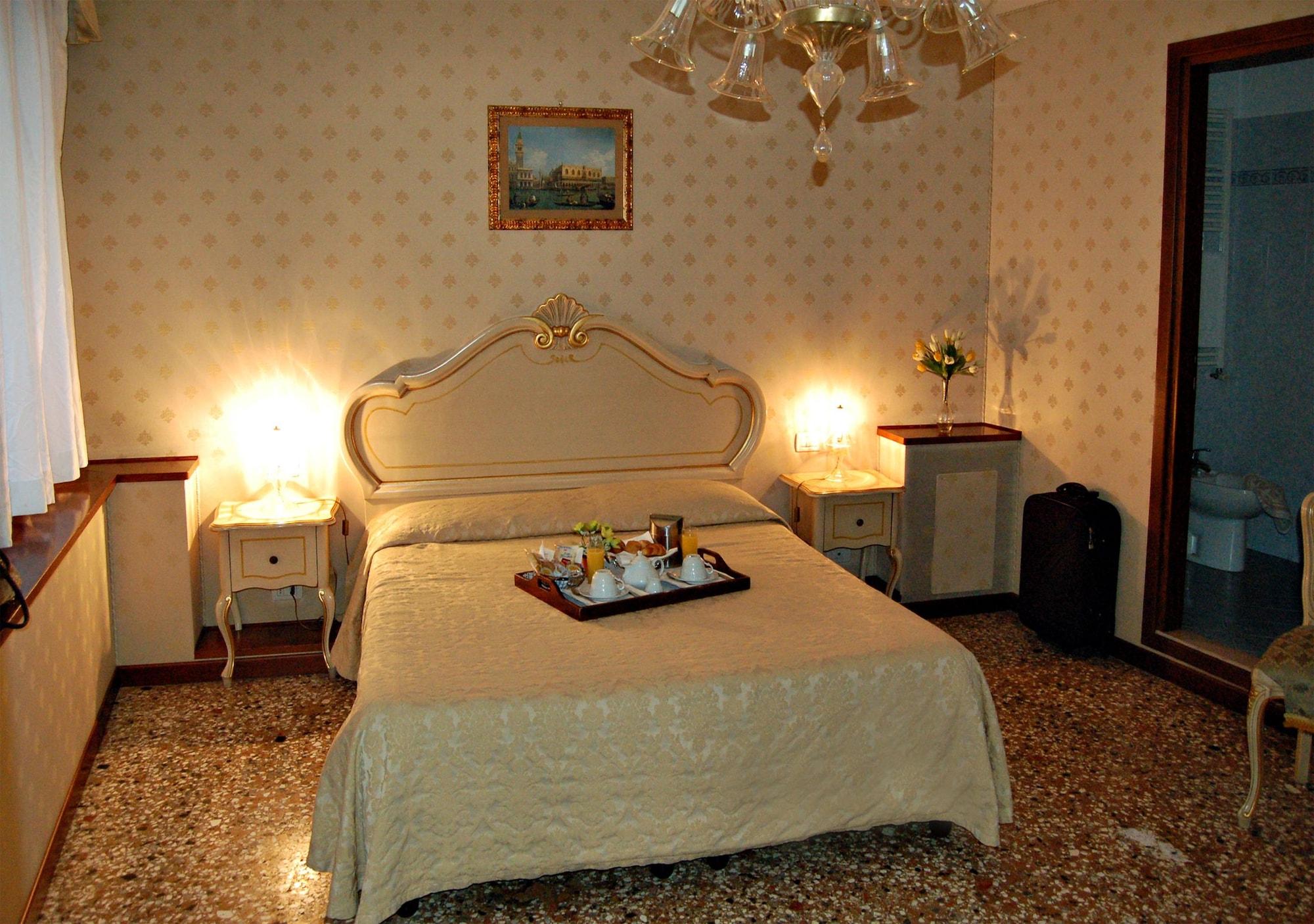 Casa Arte Hotel Венеция Екстериор снимка