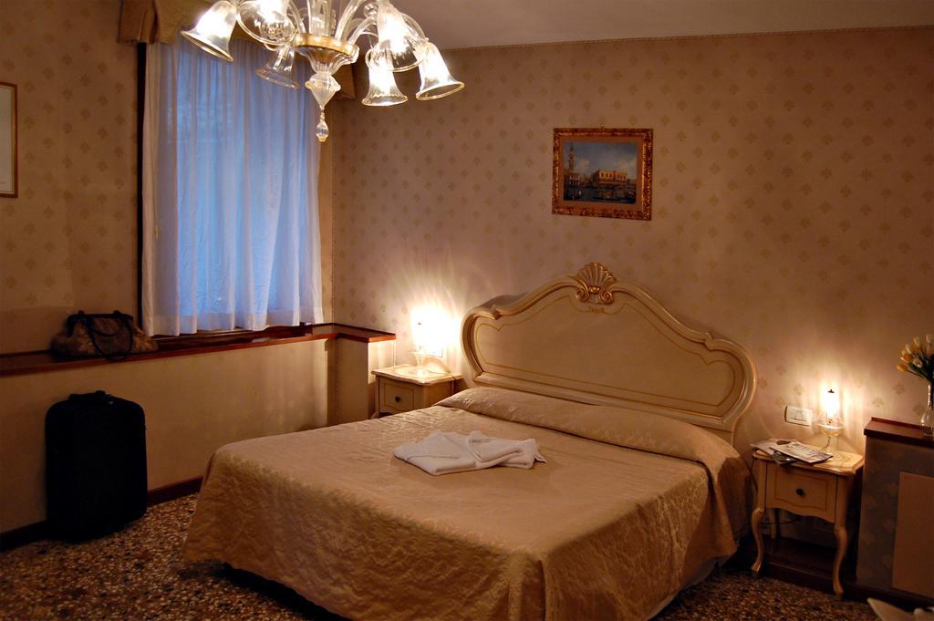 Casa Arte Hotel Венеция Екстериор снимка